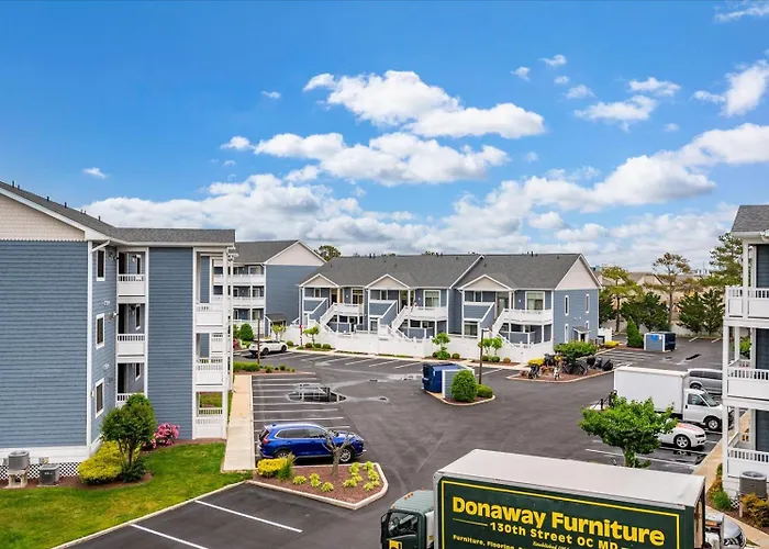 Holiday home Waterfront Heron Harbour With Bay Views Pool And Tennis
