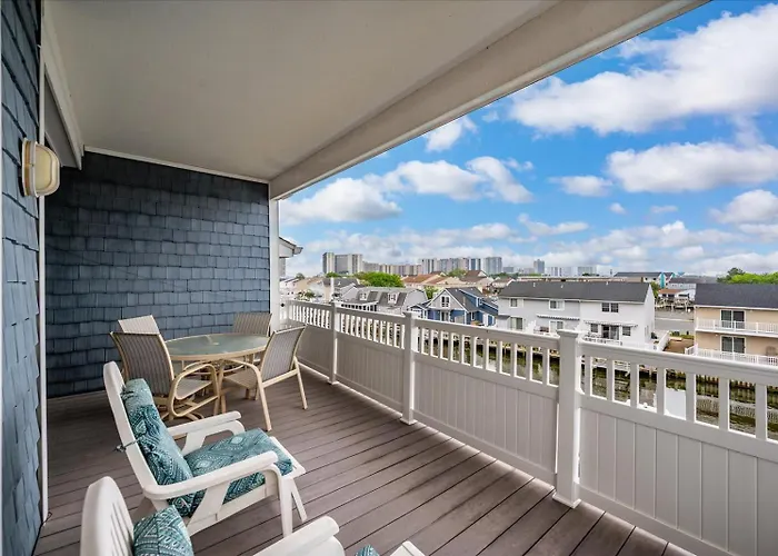 Waterfront Heron Harbour With Bay Views Pool And Tennis Holiday home
