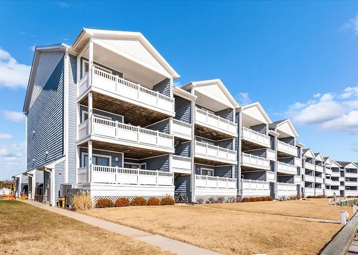 Waterfront Heron Harbour With Bay Views Pool And Tennis Holiday home Ocean City