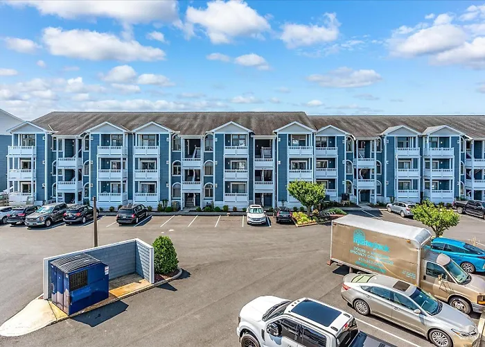 Holiday home Waterfront Heron Harbour With Bay Views Pool And Tennis