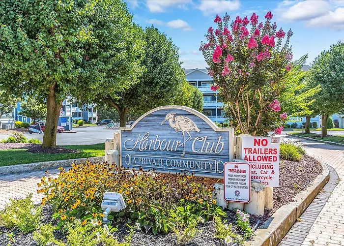 Waterfront Heron Harbour With Bay Views Pool And Tennis Holiday home