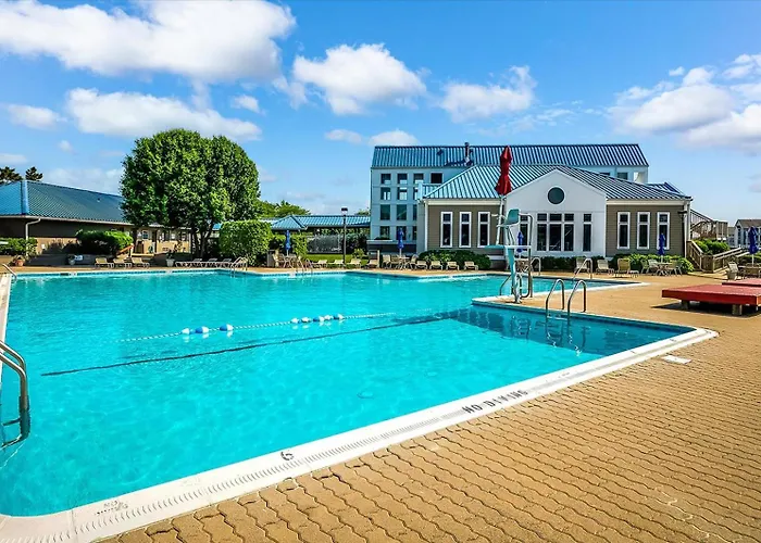 Holiday home Waterfront Heron Harbour With Bay Views Pool And Tennis