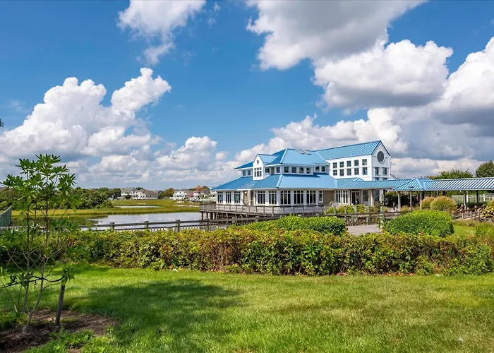Holiday home Waterfront Heron Harbour With Bay Views Pool And Tennis