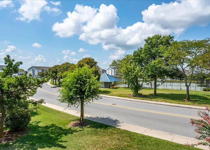 Waterfront Heron Harbour With Bay Views Pool And Tennis Holiday home